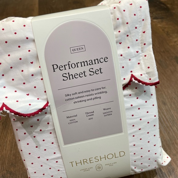 Queen 400 Thread Count Performance Sheet Set - Threshold™ - Picture 9 of 10